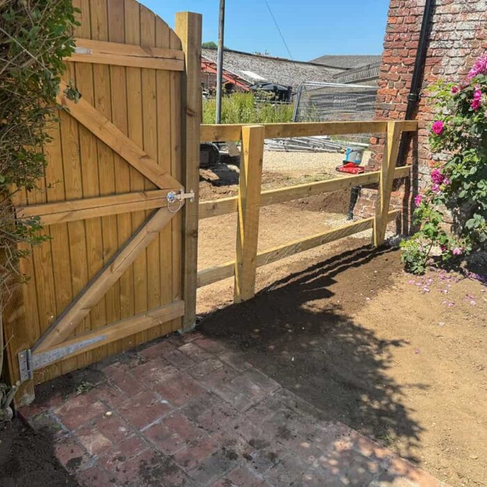 Estate-Fencing-&-Repairs7