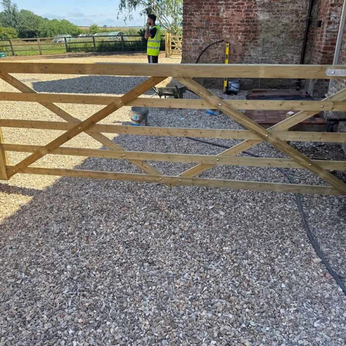 Estate-Fencing-&-Repairs8